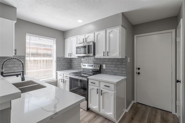 10014 Quiet Hill Road, La Porte, TX 77571