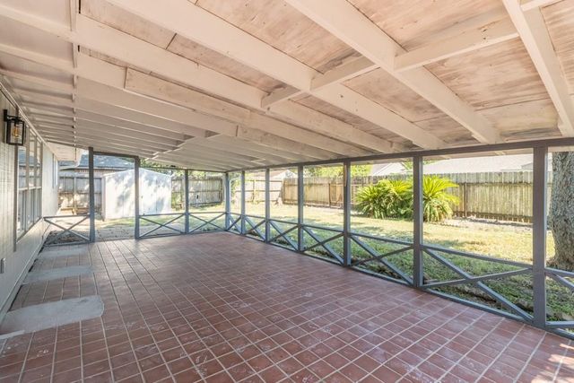 10014 Quiet Hill Road, La Porte, TX 77571