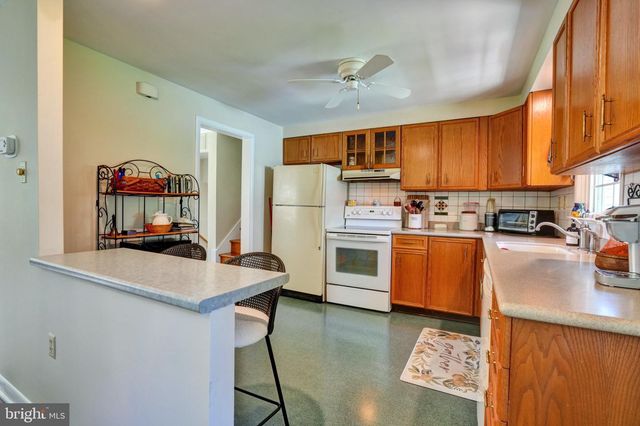 1042 DAVIS GROVE RD, Ambler, PA 19002