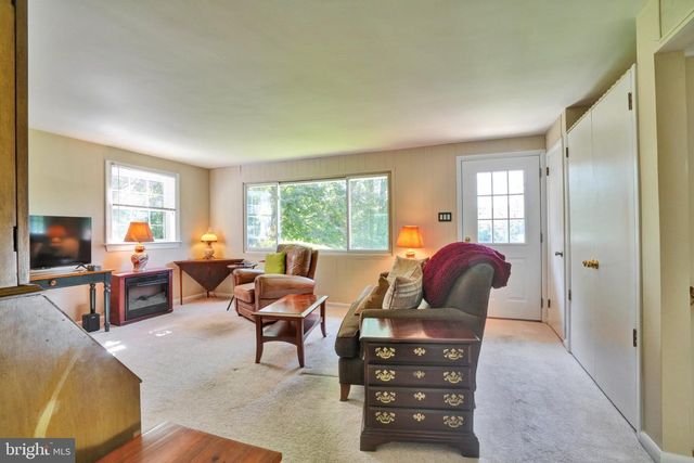 1042 DAVIS GROVE RD, Ambler, PA 19002