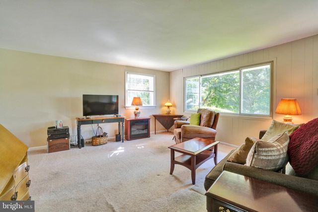 1042 DAVIS GROVE RD, Ambler, PA 19002