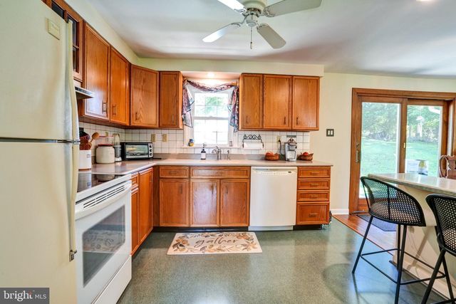 1042 DAVIS GROVE RD, Ambler, PA 19002