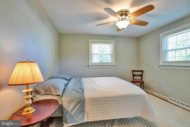 1042 DAVIS GROVE RD, Ambler, PA 19002