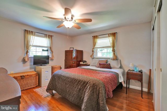 1042 DAVIS GROVE RD, Ambler, PA 19002