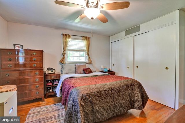 1042 DAVIS GROVE RD, Ambler, PA 19002