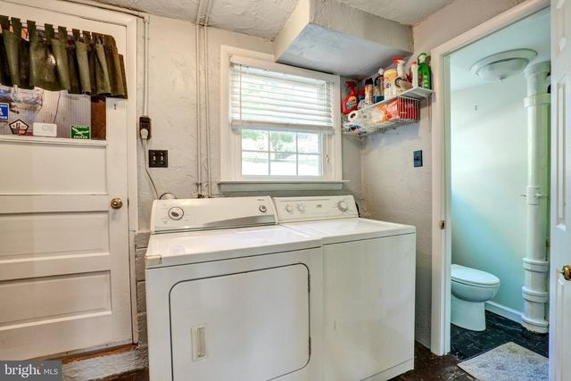 1042 DAVIS GROVE RD, Ambler, PA 19002