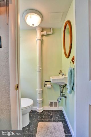 1042 DAVIS GROVE RD, Ambler, PA 19002