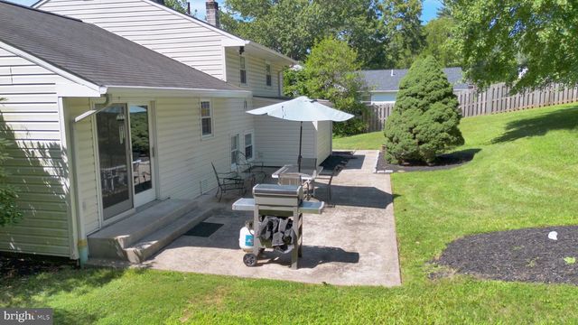 1042 DAVIS GROVE RD, Ambler, PA 19002