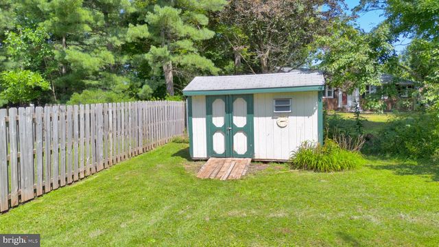 1042 DAVIS GROVE RD, Ambler, PA 19002