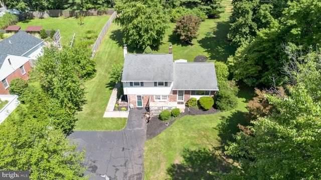 1042 DAVIS GROVE RD, Ambler, PA 19002