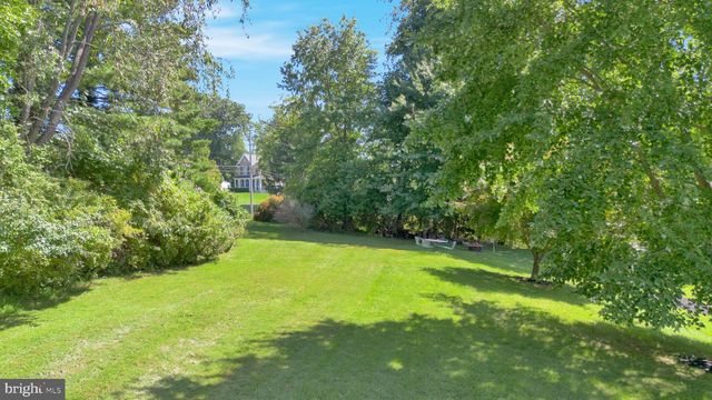 1042 DAVIS GROVE RD, Ambler, PA 19002