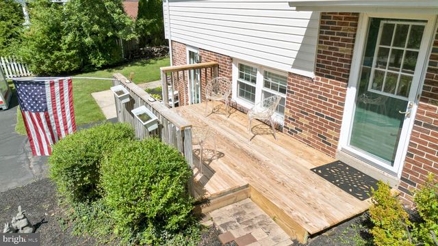 1042 DAVIS GROVE RD, Ambler, PA 19002