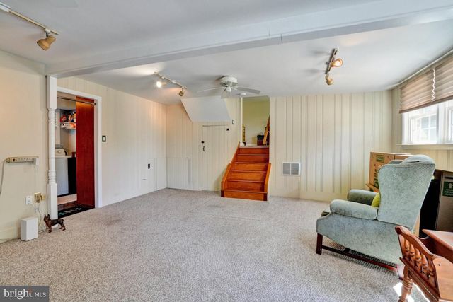 1042 DAVIS GROVE RD, Ambler, PA 19002