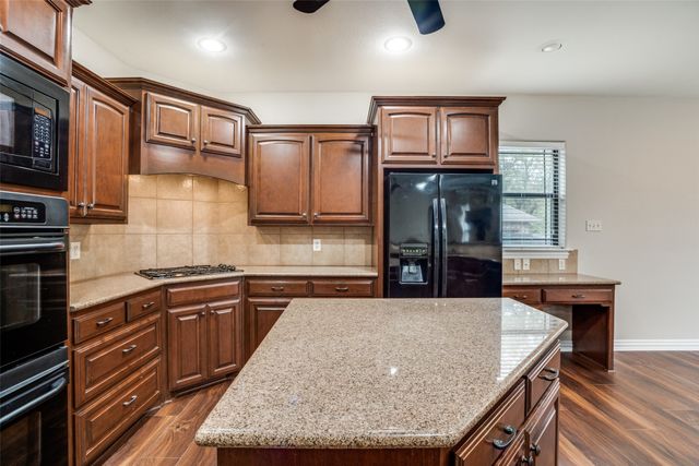 809 Longridge Drive, Denton, TX 76205