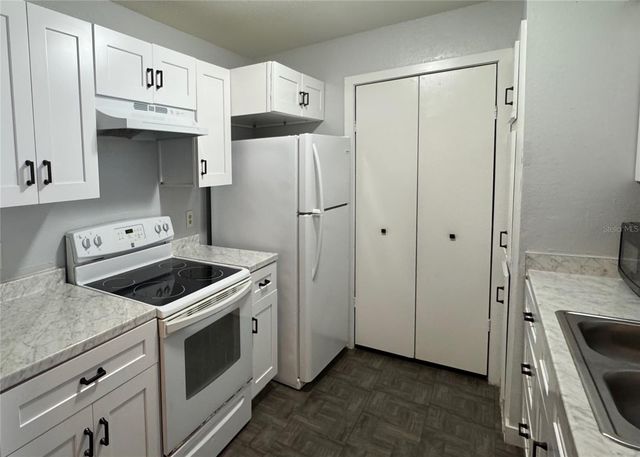 5540 DEVONBRIAR WAY 203, Orlando, FL 32822