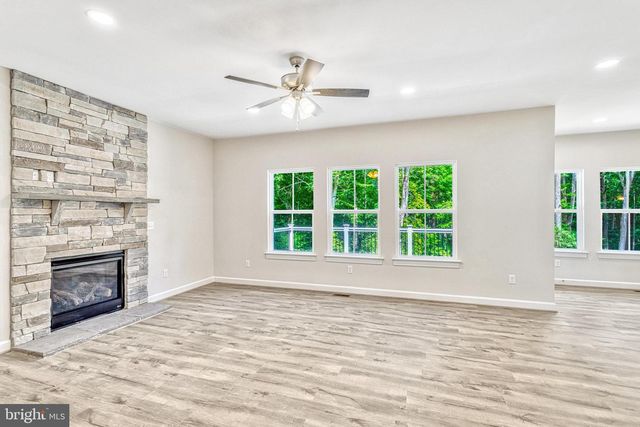 172 WOOD LANDING RD, Fredericksburg, VA 22405