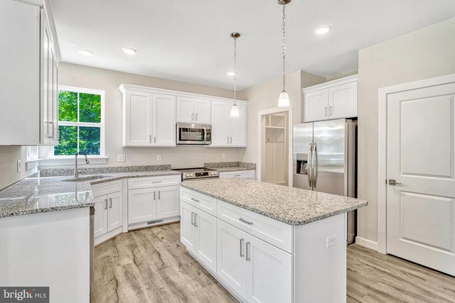 172 WOOD LANDING RD, Fredericksburg, VA 22405