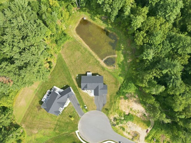 17 Silvergrass Ln, Southwick, MA 01077