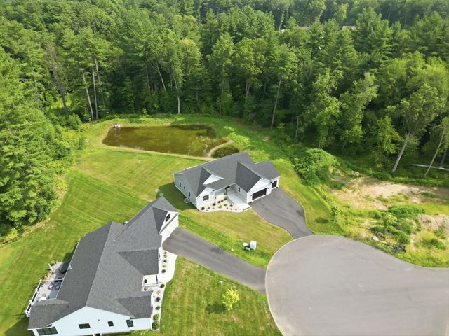17 Silvergrass Ln, Southwick, MA 01077