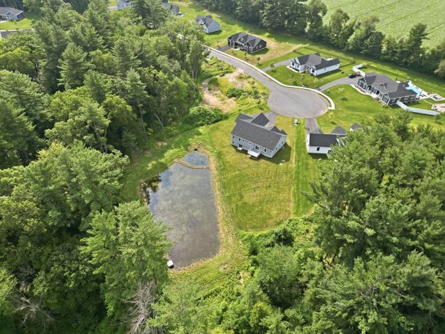 17 Silvergrass Ln, Southwick, MA 01077