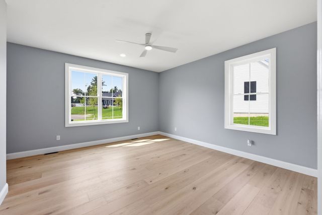 17 Silvergrass Ln, Southwick, MA 01077