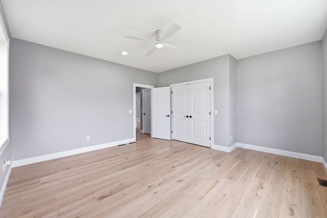 17 Silvergrass Ln, Southwick, MA 01077
