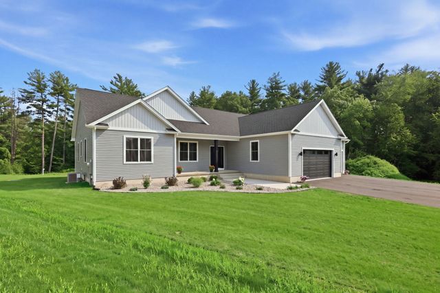 17 Silvergrass Ln, Southwick, MA 01077