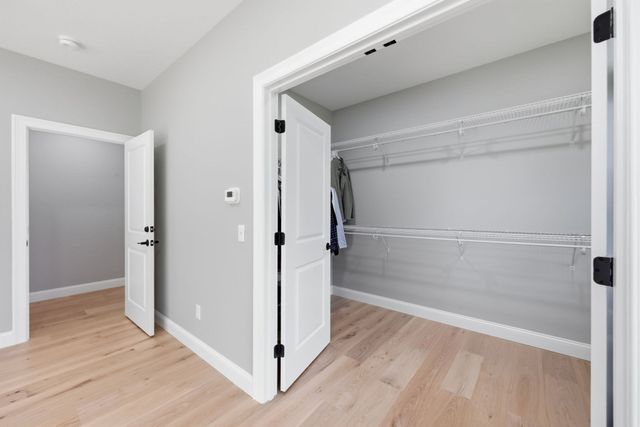 17 Silvergrass Ln, Southwick, MA 01077
