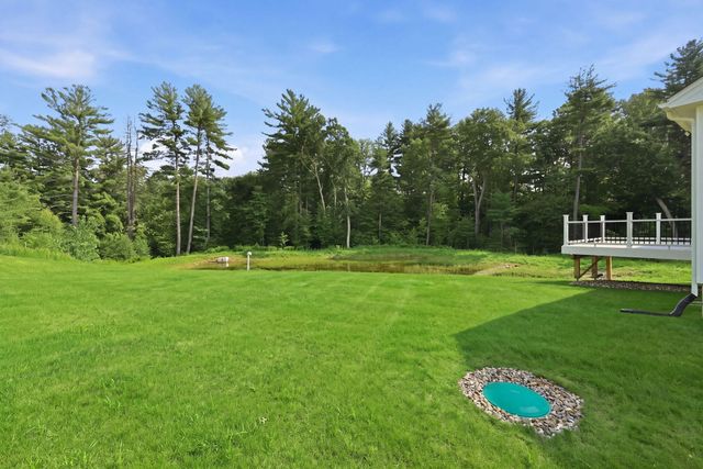 17 Silvergrass Ln, Southwick, MA 01077