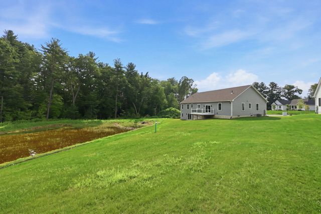17 Silvergrass Ln, Southwick, MA 01077