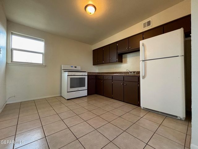 6376 SANTIAGO Street D, El Paso, TX 79932
