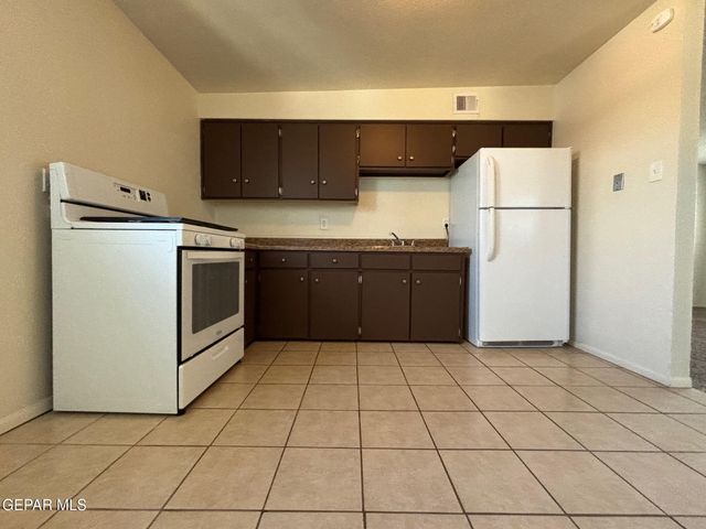 6376 SANTIAGO Street D, El Paso, TX 79932