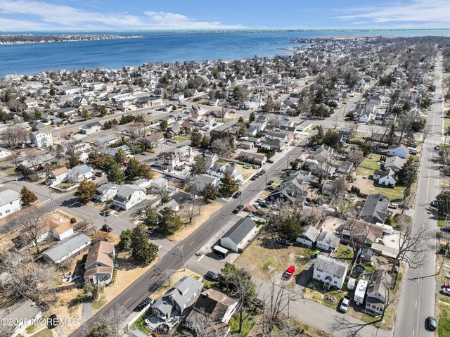 707 Navesink Avenue, Ocean Gate, NJ 08740