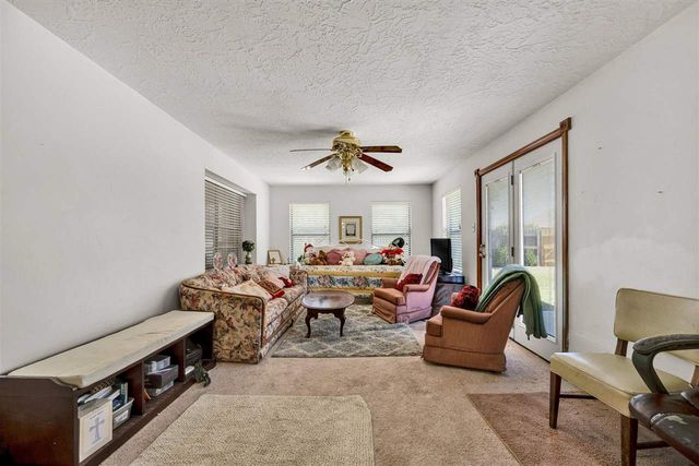 2501 NW Robinhood Dr, Lawton, OK 73505