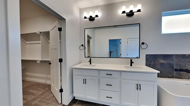 8204 NW 151st Terrace, Edmond, OK 73013