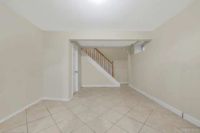 18 E Lyons Street, Melville, NY 11747