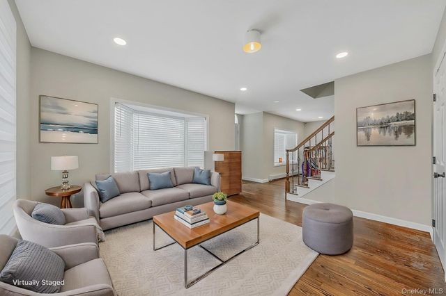 18 E Lyons Street, Melville, NY 11747