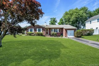 15 Duel Drive, Holbrook, NY 11741