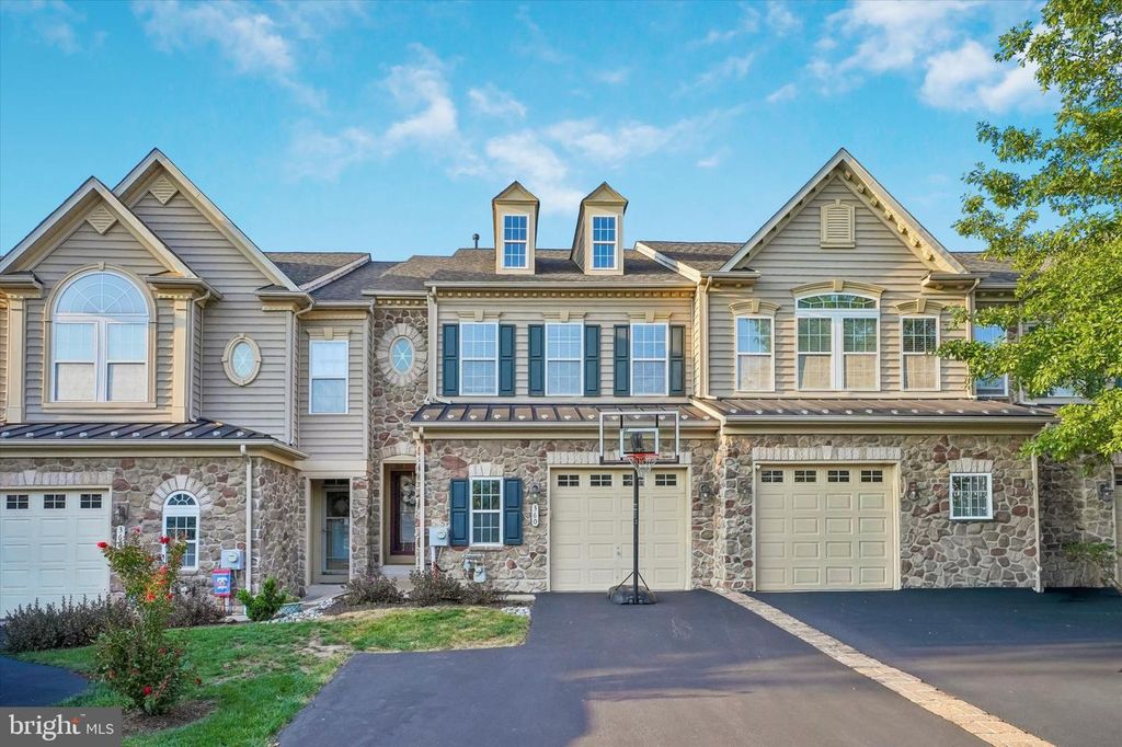 360 VILLAGE WAY, CHALFONT, PA 18914 — exterior