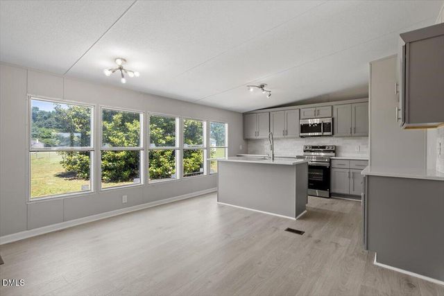 105 Stone Glen Place, Pikeville, NC 27863