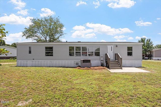 105 Stone Glen Place, Pikeville, NC 27863