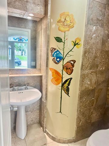 851 N 11th Ave, Hollywood, FL 33019