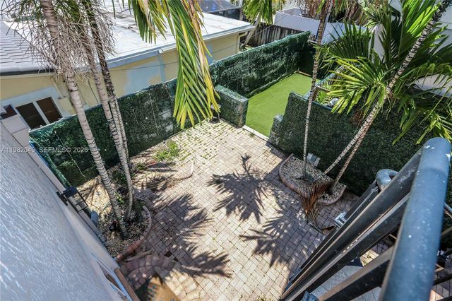 851 N 11th Ave, Hollywood, FL 33019