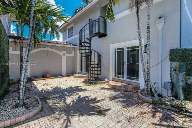 851 N 11th Ave, Hollywood, FL 33019