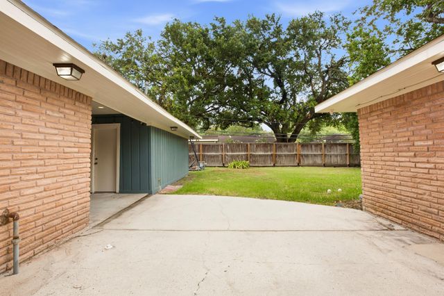 5238 Kinglet Street, Houston, TX 77035
