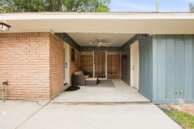 5238 Kinglet Street, Houston, TX 77035