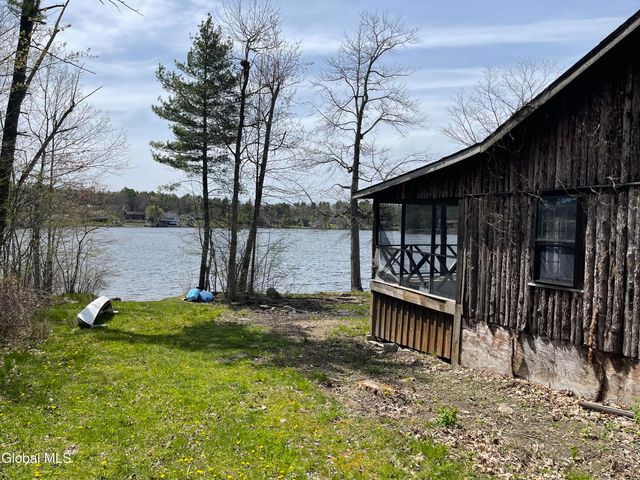 100 Holser Road, Sand Lake, NY 12018
