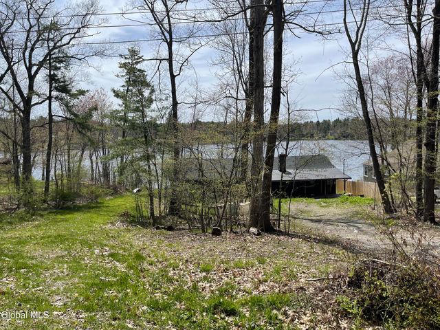 100 Holser Road, Sand Lake, NY 12018