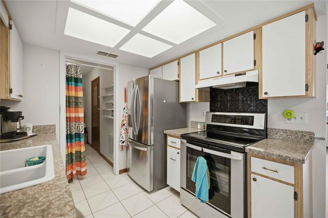 11151 SW 76TH AVENUE, Ocala, FL 34476