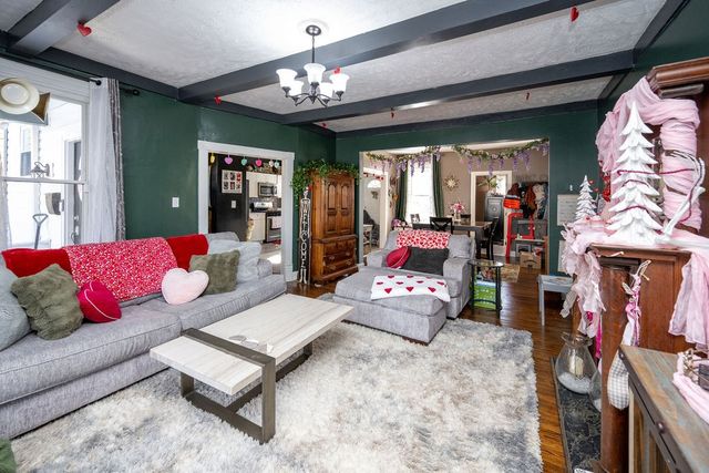 405 Wayne Ave, Ellwood City, PA 16117